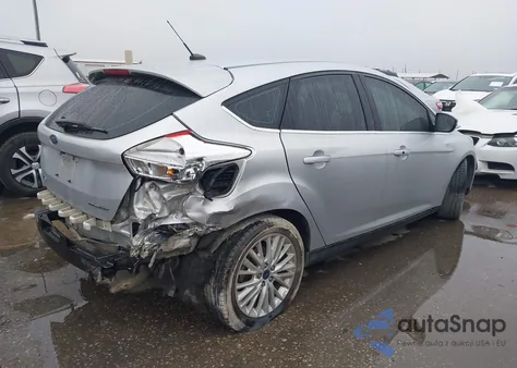 2017 Ford Focus Titanium z USA, uszkodzony, nr VIN 1FADP3N22HL272591